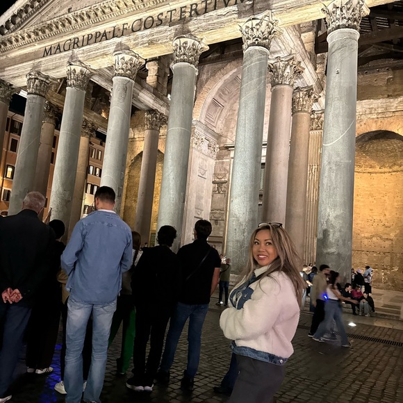 Meet your Posher, Joy - Picture 3 of 3